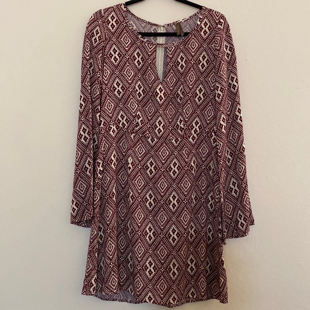 Stetson Keyhole Neckline Bell Sleeve Dress size 6